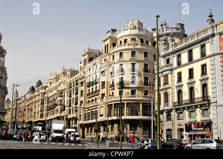 Scène de rue Gran Via Madrid Espagne Banque D'Images