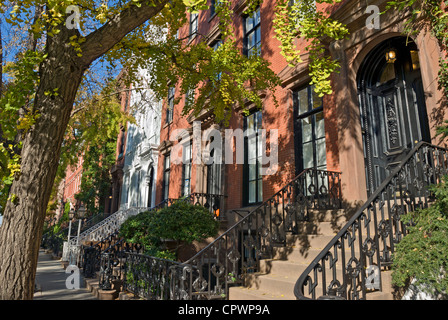 Les maisons en rangée sur rue Leroy, West Village, Greenwich Village, New York City. Banque D'Images