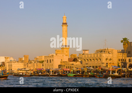 Fort Fahaidi le long de Khor Dubaï (Dubai Creek), DUBAÏ, ÉMIRATS ARABES UNIS, Dubaï, Émirats Arabes Unis Banque D'Images