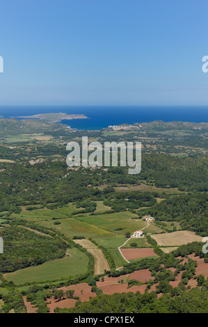 Vue panoramique sur le paysage de Minorque comme vu à partir du point le plus haut monte toro espagne Minorque Banque D'Images