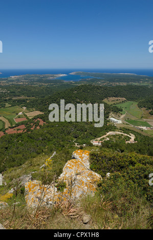 Vue panoramique sur le paysage de Minorque comme vu à partir du point le plus haut monte toro espagne Minorque Banque D'Images