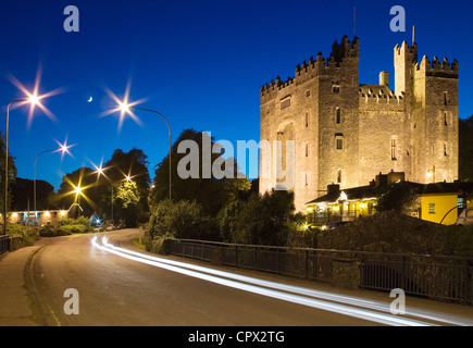 La nuit, le château de Bunratty bunratty, comté de Clare, Irlande Banque D'Images