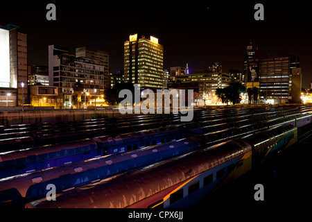 Photo de nuit d'un train depot, Newtown Johannesburg Banque D'Images