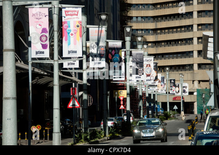 Cliché de Sandton City et place Nelson Mandela Banque D'Images