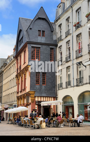 France, Loire Atlantique, Nantes, capitale verte européenne 2013, la Place du changement, l'une des plus anciennes maison de la ville, café Cult' Banque D'Images