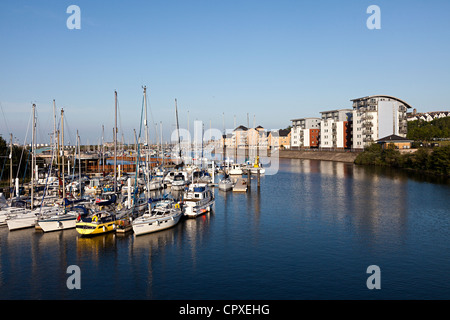 Bateaux amarrés dans la baie de Cardiff, Pays de Galles, Royaume-Uni Banque D'Images