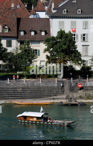 La Suisse, Canton de Bâle-Ville, Bâle, l'un des petits bateau utilisé pour traverser le Rhin Banque D'Images