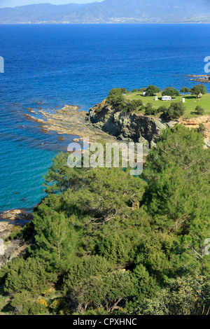 Caravane près de la falaise de la péninsule d'Akamas Banque D'Images