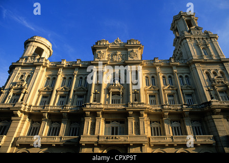 Cuba, La Havane, façade de l'hôtel Palacio de Bellas Artes, accueil pour le Musée des Beaux Arts Banque D'Images