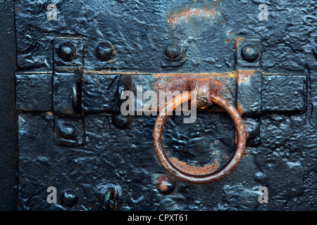 Les serrures de porte rouillée vieille à Fort Casey - Parc d'état de Fort Casey - près de Coupeville, Whidbey Island, Washington USA Banque D'Images