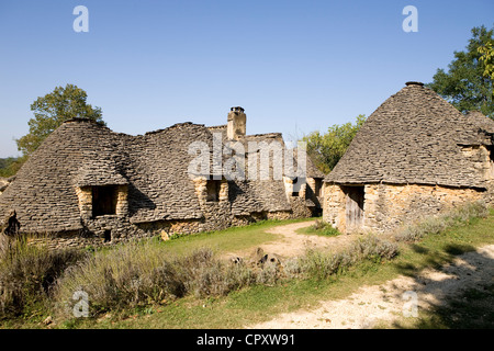 France Dordogne Perigord Noir Dordogne Valley Saint Andre d'Allas dans endroit appelé Calpalmas Cabanes du Breuil ancien Banque D'Images