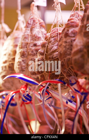 France Rhone Lyon cours Lafayette les Halles Paul Bocuse Paul Bocuse marché couvert saucisson Jésus spécialité locale de saucisson Banque D'Images