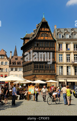 La France, Bas Rhin, Strasbourg, vieille ville du patrimoine mondial de l'UNESCO, de la Place de la cathédrale, la Maison Kammerzell construite au Banque D'Images