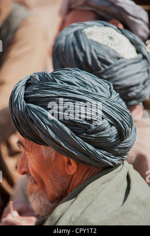 Les hommes en turban dans la province de Helmand, Afghanistan Banque D'Images