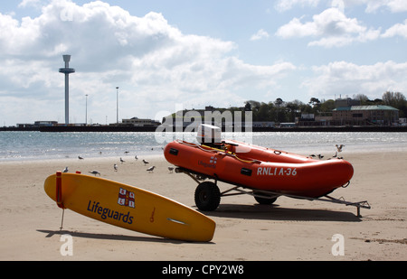 Équipement de sauveteurs SUR PLAGE DE WEYMOUTH. DORSET UK. Banque D'Images