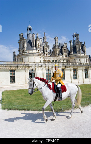 France, Loir et Cher, vallée de la Loire au Patrimoine Mondial de l'UNESCO, le château de Chambord , knight avec costume traditionnel Banque D'Images