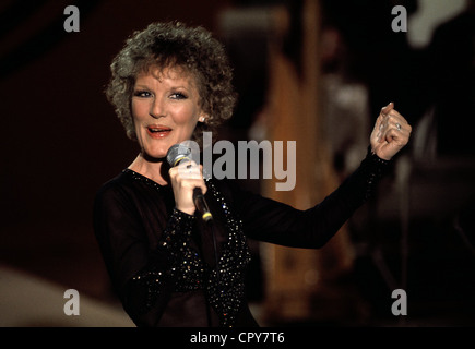 Clark, Petula, * 15.11.1932, chanteuse britannique, actrice, demi-longueur, pendant un spectacle, avec microphone, 1980, Banque D'Images