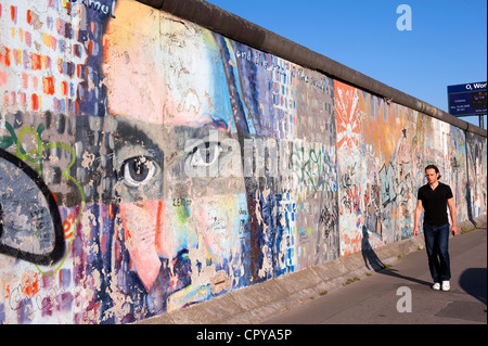 Allemagne, Berlin, Friedrichshain, East Side Gallery, vestiges du mur sur le côté est (ex-RDA) Banque D'Images