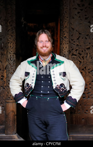 Norvège Oslo Bigdoy Norsk Folkemuseum Norwegian Folk Museum man avec tradional dimanche meilleur oufit du 19e siècle Banque D'Images