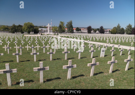 L'Verdun-Sur-Meuse (Faubourg Pave) Cimetière National Français, Verdun, France. Banque D'Images