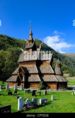 La Norvège, dans le comté de Sogn og Fjordane, Borgund eglise douves de bois appelé stavkirker ou stavkirke construit en 1130 Banque D'Images