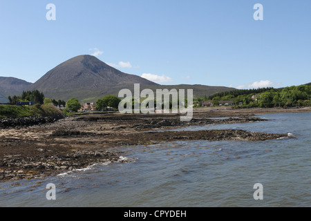 Broadford waterfront et beinn na caillich ile de Skye ecosse juin 2012 Banque D'Images