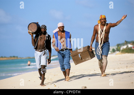 Antigua-et-Barbuda, Antigua, l'île de l'équipage du Jolly Roger voilier jouer agissant en tant que corsaires Banque D'Images