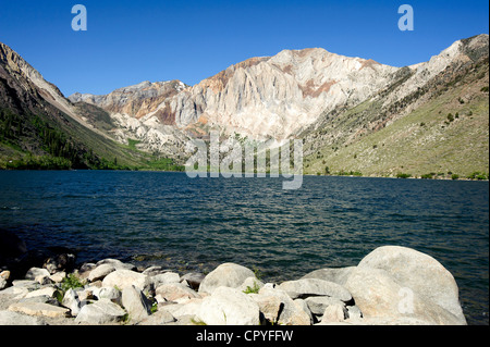 La culpabilité dans le lac Haute Sierra, California, USA Banque D'Images