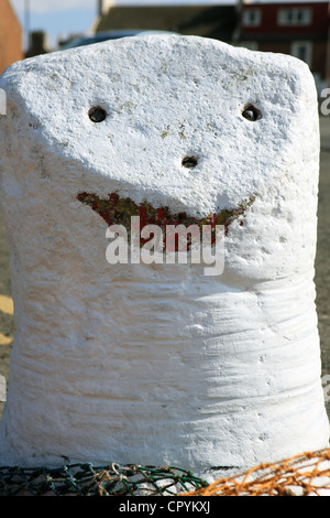 Amarrage à quai avec bollard chauds face ajouté dans la ville de Girvan Ayrshire Banque D'Images