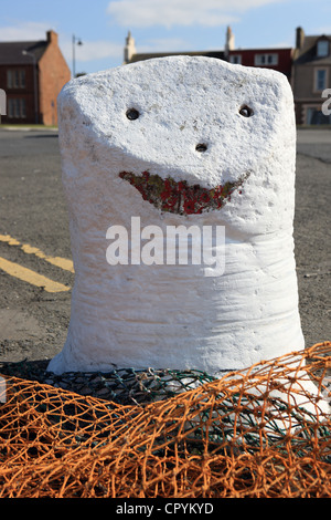Amarrage à quai avec bollard chauds face ajouté dans la ville de Girvan Ayrshire Banque D'Images