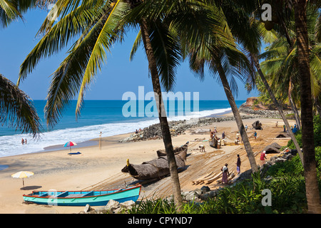 L'Inde, Etat du Kerala, Varkala Odayam Beach, à quelques kilomètres au sud Banque D'Images