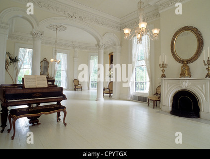 Etats-unis, Louisiane, Plantation Road, château blanc, Nottoway Plantation sur les rives du fleuve Mississippi, Bed and Breakfast Banque D'Images