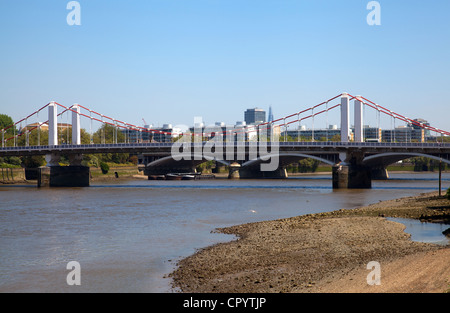 Chelsea Bridge over River Thames - London UK Banque D'Images