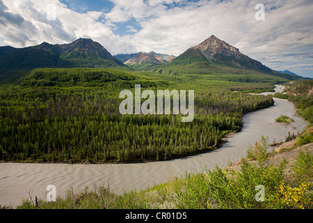 Paysage de la rivière Matanuska, rivière avec King Mountain, Alaska, USA, Amérique du Nord Banque D'Images