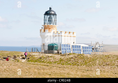 La brough de Birsay sur l'Orkney et son phare Banque D'Images