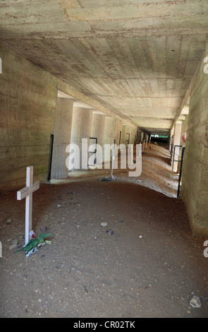 Vue à l'intérieur de la Tranchée des Baïonnettes Memorial qui commémore une action le 23 juin 1916 près de Verdun, Meuse, France. Banque D'Images