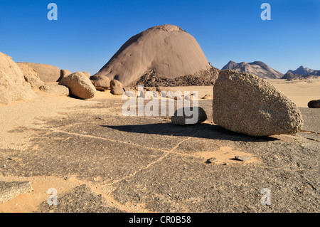 Immense dôme de granit à Tehenadou, Adrar n'Ahnet, Adrar Ahnet, Algérie, Sahara, Afrique du Nord Banque D'Images