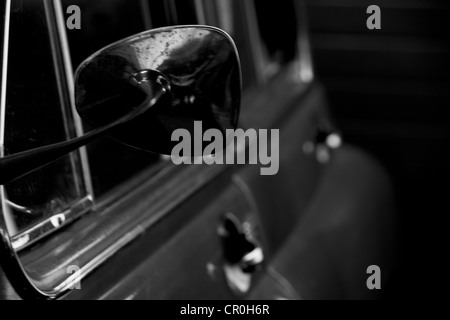 Rétroviseur voiture soviétique au Musée de la guerre soviétique, Tallinn, Estonie Banque D'Images