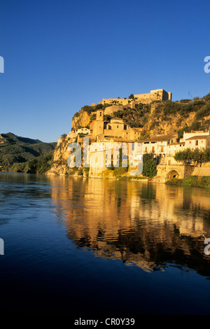 Espagne, Catalogne, province de Tarragone, de Ribera d'Ebre comarca, village de Miravet et Ebre Banque D'Images