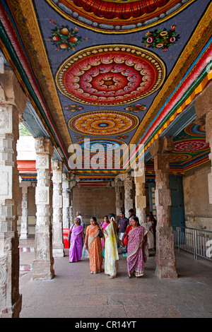 Détail du plafond. Sri Meenakshi Temple. Madurai. Tamil Nadu. L'Inde Banque D'Images