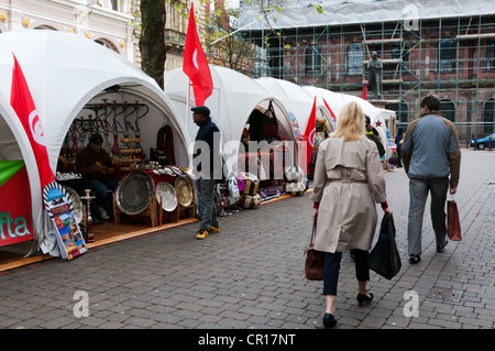 Un marché tunisien à St Anne's Square, Manchester. Banque D'Images