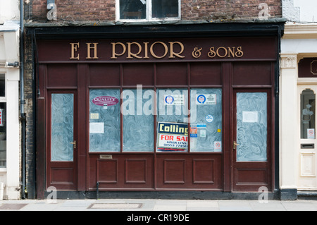 E H Avant boucherie à King's Lynn a fermé après 81 ans. Banque D'Images