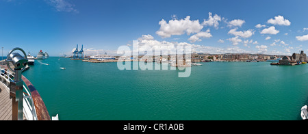 Vue sur le port de Civitavecchia, Rome, Italie, Europe Banque D'Images