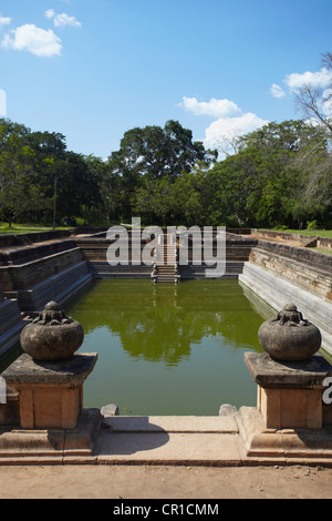 Kuttam Pokuna (étangs), lits jumeaux, Anuradhapura, Ruines du Nord (site du patrimoine mondial de l'UNESCO), North Central Province, Sri Lanka Banque D'Images