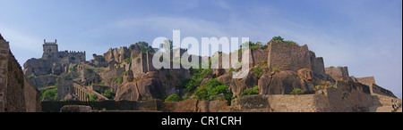 Citadelle massive ruines du fort Golconda, Hyderabad, Andhra Pradesh, Inde, Asie Banque D'Images