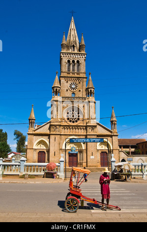 Madagascar, hauts plateaux du centre, ancienne province d'Antananarivo, Région du Vakinankaratra, National Road 7, Antsirabe, la cathédrale Banque D'Images