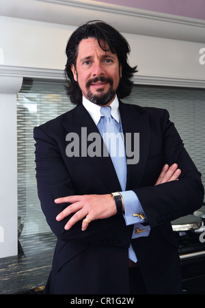 Design expert Laurence Llewelyn-Bowen photographié à la RHS Chelsea Flower Show 2012 Banque D'Images