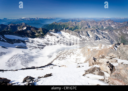 Vue depuis Hochfeiler sur les vallées de montagne, Pfitschertal et Eisacktal et Wipptal, montagne Dolomites Marmolada Banque D'Images