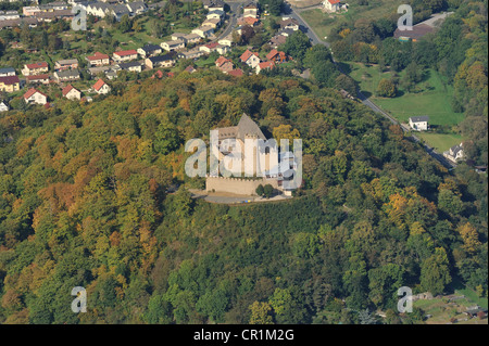 Vue aérienne du château Schloss Biedenkopf avec l'arrière-pays Museum de Palas, bergfried et Castle Mountain, Faune et flore du pays Banque D'Images