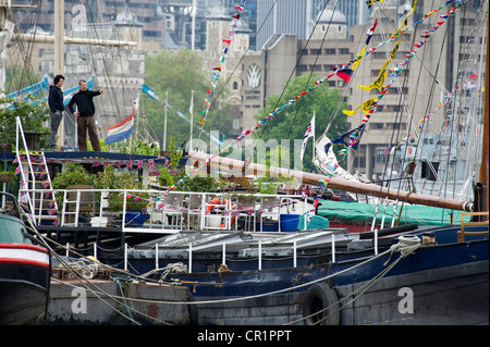 Les préparatifs de la river pageant pour le Jubilé de diamant de la Reine. Banque D'Images